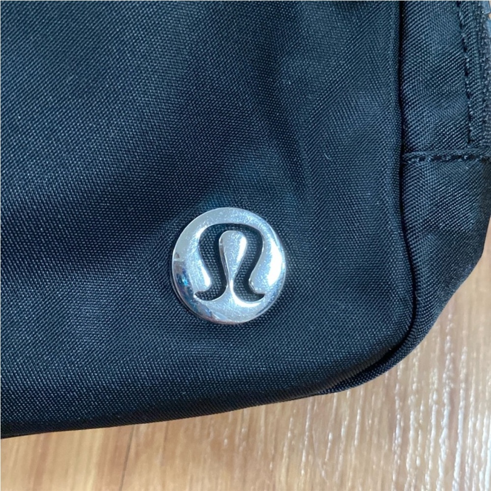 🍎 Lululemon New York Exclusive Everywhere Belt Bag - Picture 5 of 12